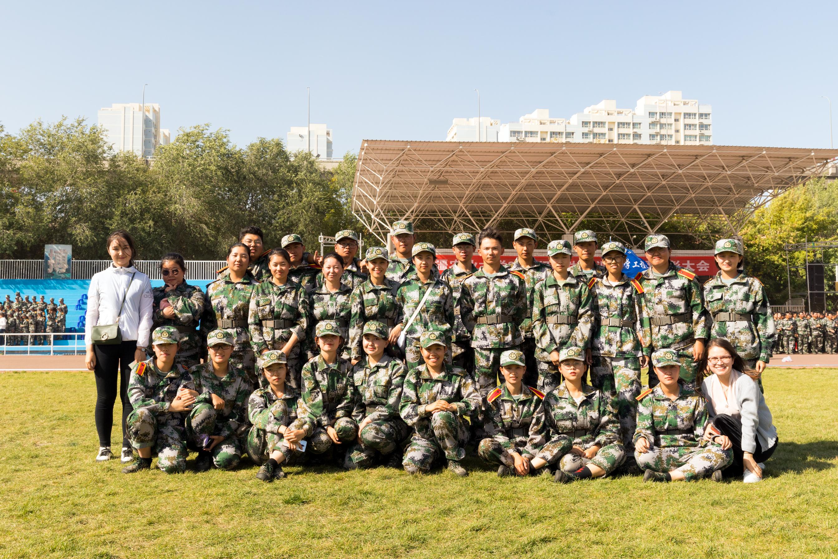 新疆,嘉宾与友朋共聚一堂